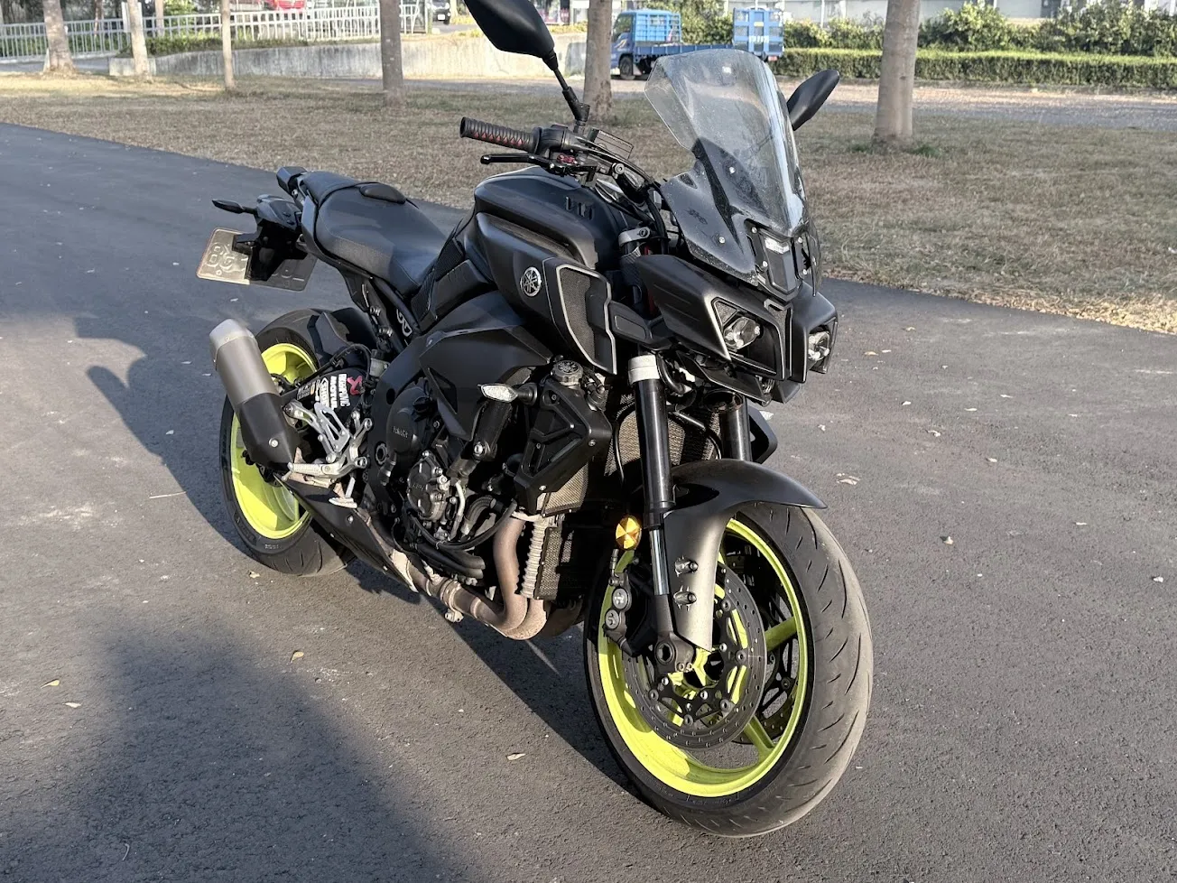 16＂YAMAHA MT-10