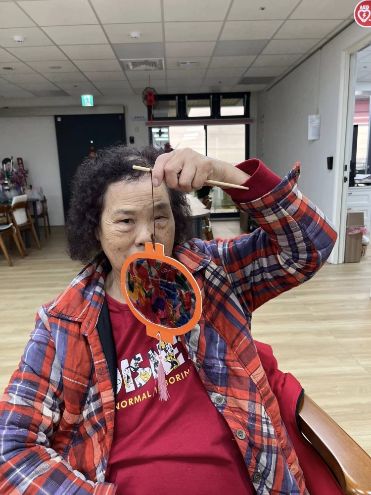 手做「彩色拼貼燈籠」