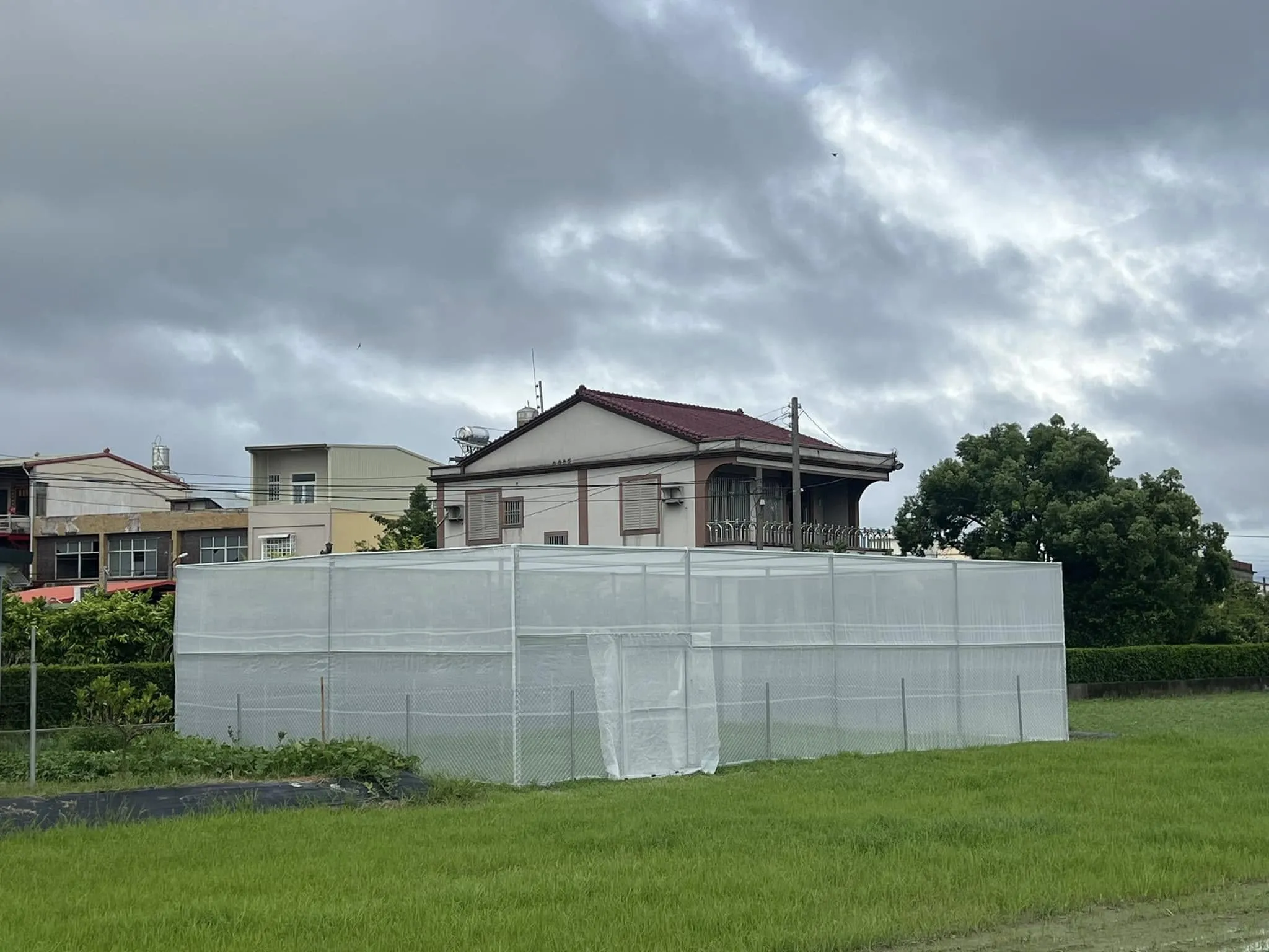 你也想有一座溫網室嗎？豪華網室完工～～溫室搭建/搭網室