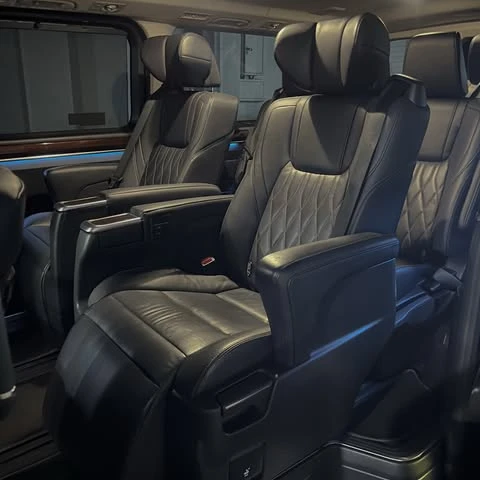 TOYOTA GRANVIA 九人座旗艦版 