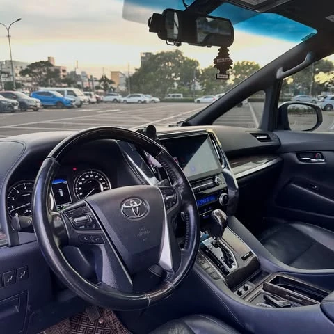 TOYOTA ALPHARD ｜陸上頭等艙