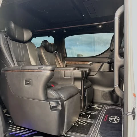 TOYOTA ALPHARD ｜陸上頭等艙