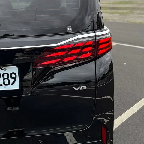 TOYOTA ALPHARD ｜陸上頭等艙