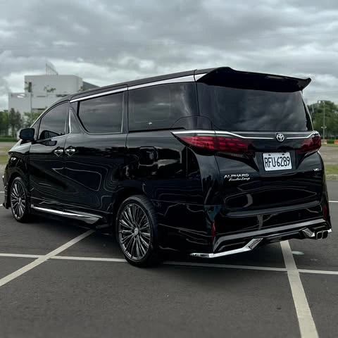 TOYOTA ALPHARD ｜陸上頭等艙
