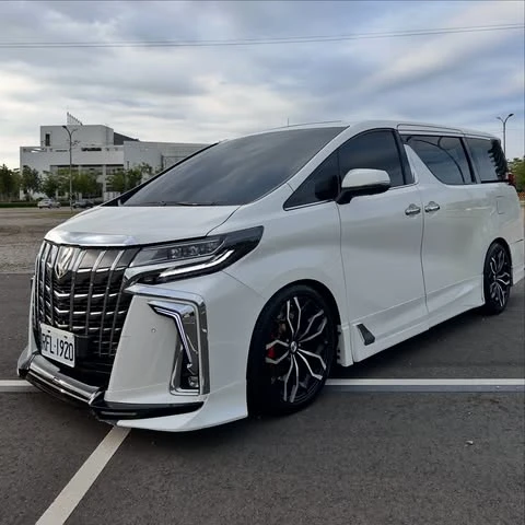 TOYOTA ALPHARD ｜陸上頭等艙