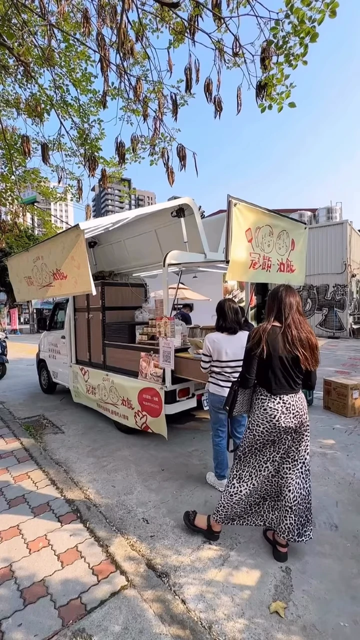 以前總有人私訊我們：你們油飯只有台中買得到嗎？台中油飯/台中活動包車/台中找餐車