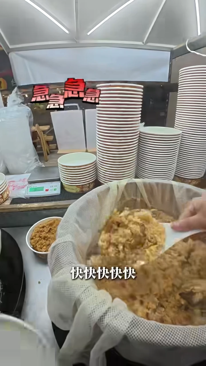 出攤日常 現蒸的古早味、最暖的人情味-台中油飯/台中彌月禮盒推薦/台中彌月油飯禮盒