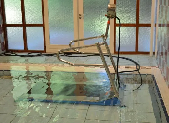 Underwater Treadmills 水中跑步機