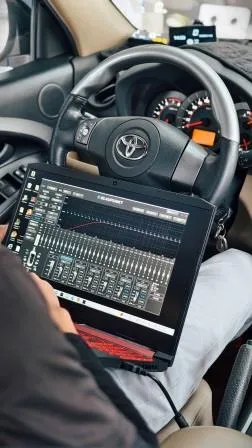 汽車音響 AXTON- RAV4 (2010)