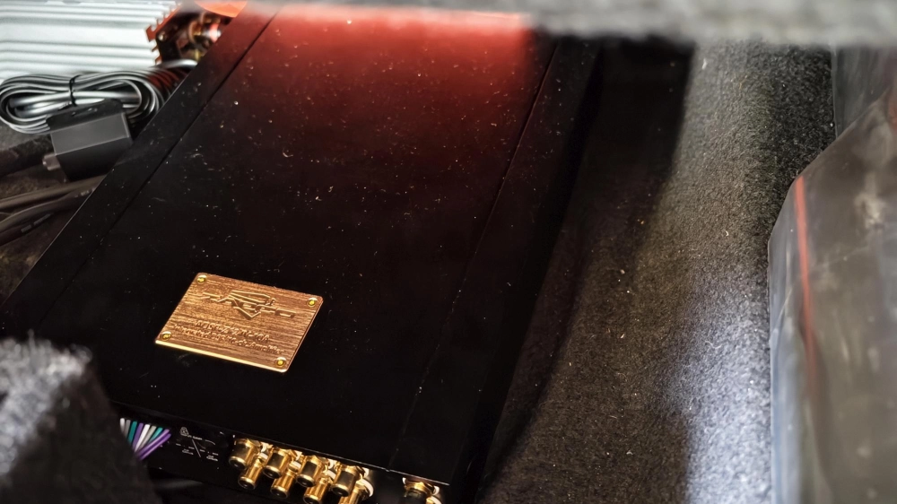 MACAN安裝ZAPCO超低音+擴大機