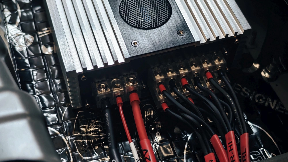 LEXUS LS安裝ZAPCO擴大機