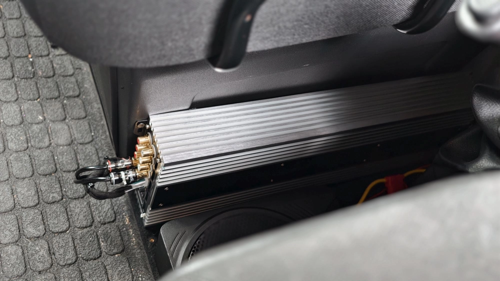 IVECO裝ZAPCO擴大機