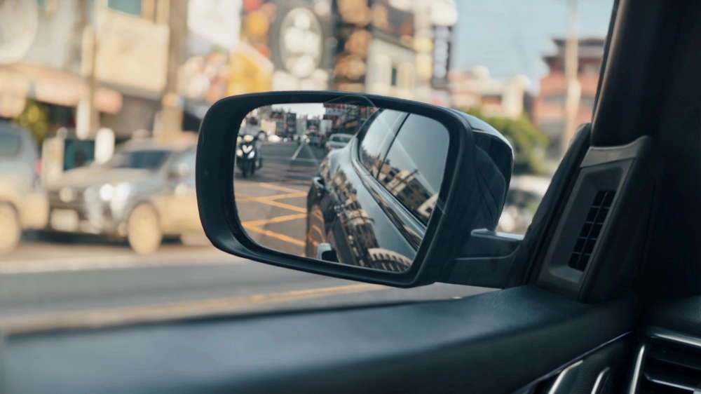 瑪莎拉蒂SQ4安裝鏡片盲點+電動尾門