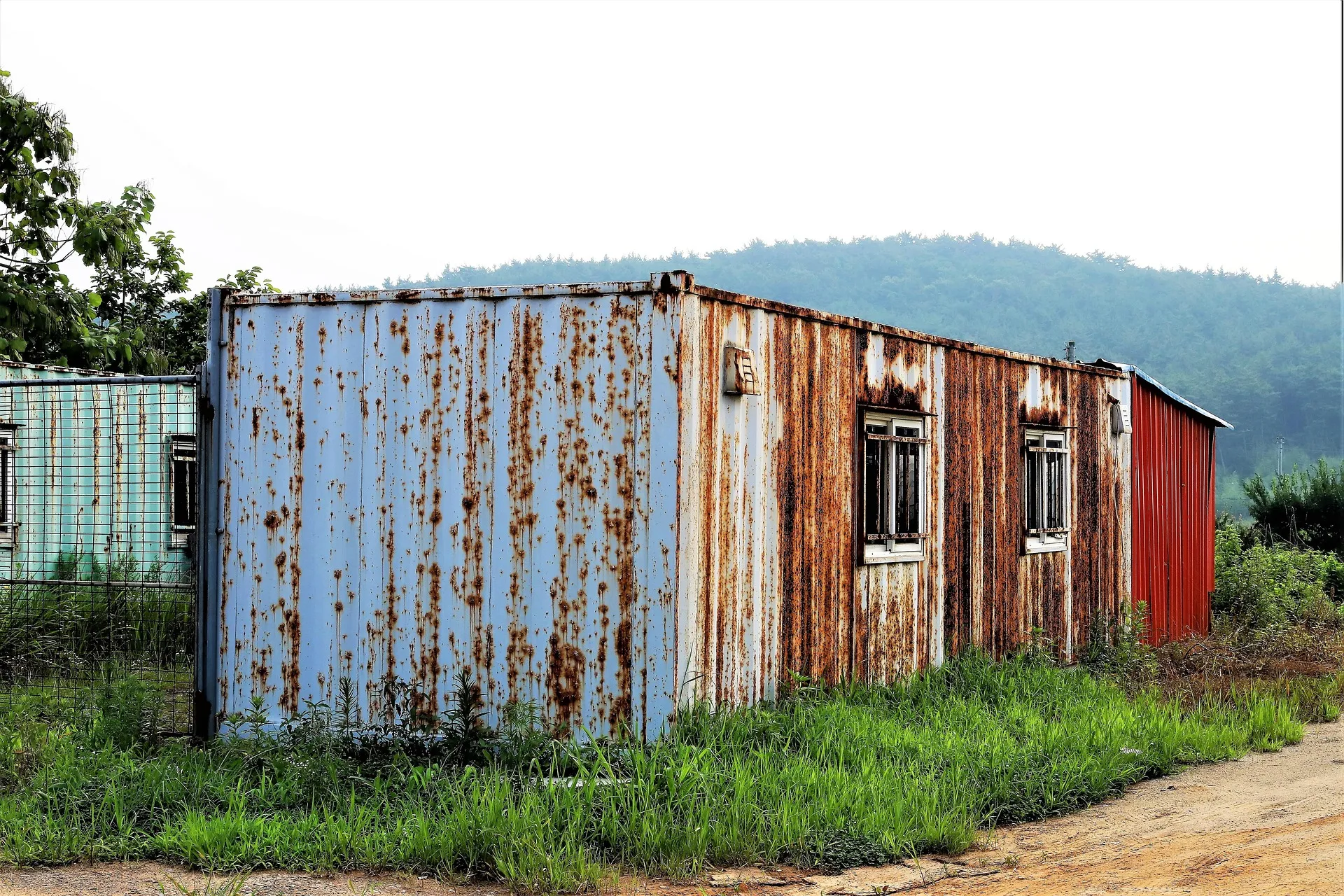 有關露營場管理要點規定營位設施屬臨時性建築物一事