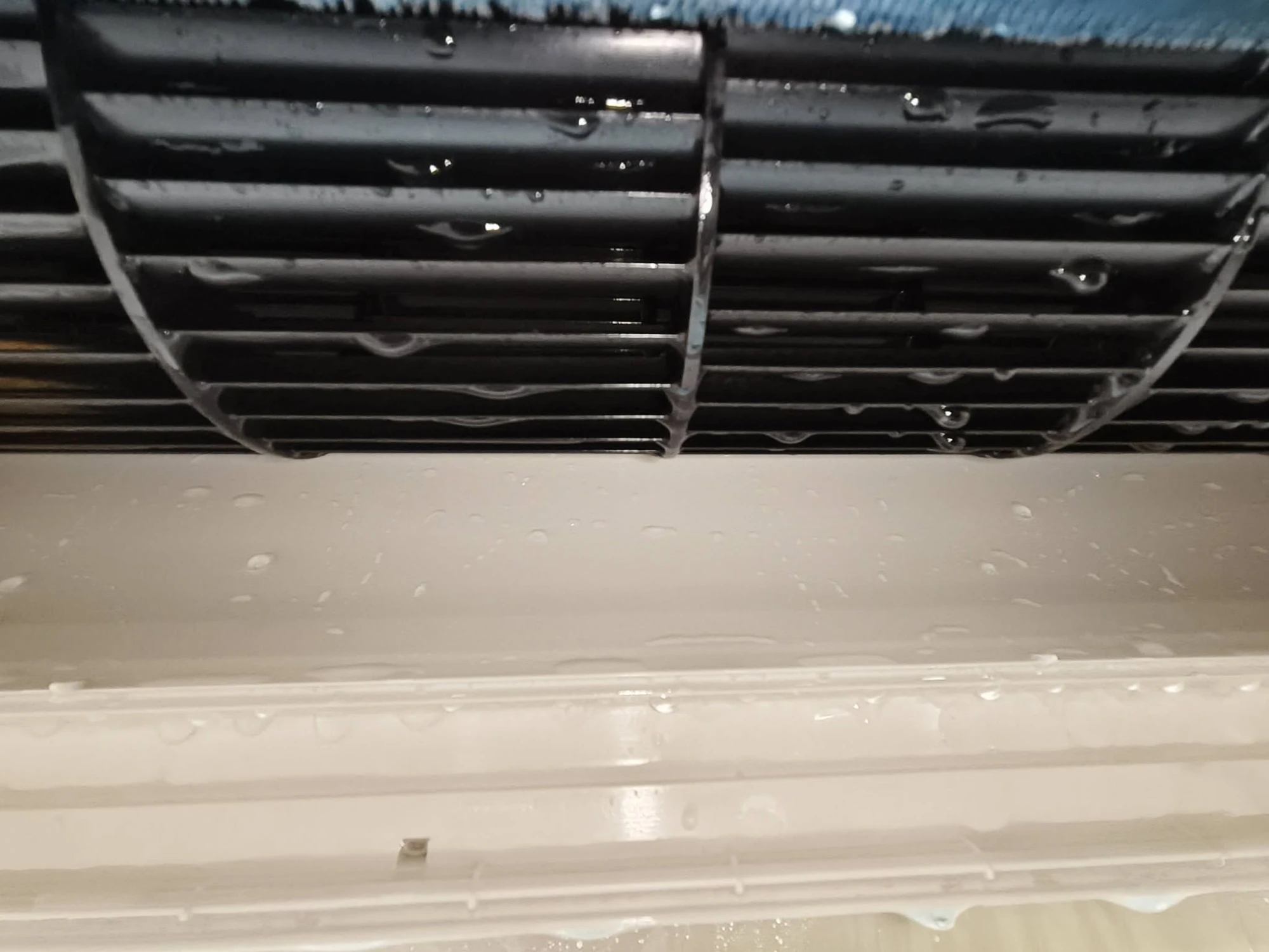 感謝前鎮區簡先生早上預約 做了3臺冷氣