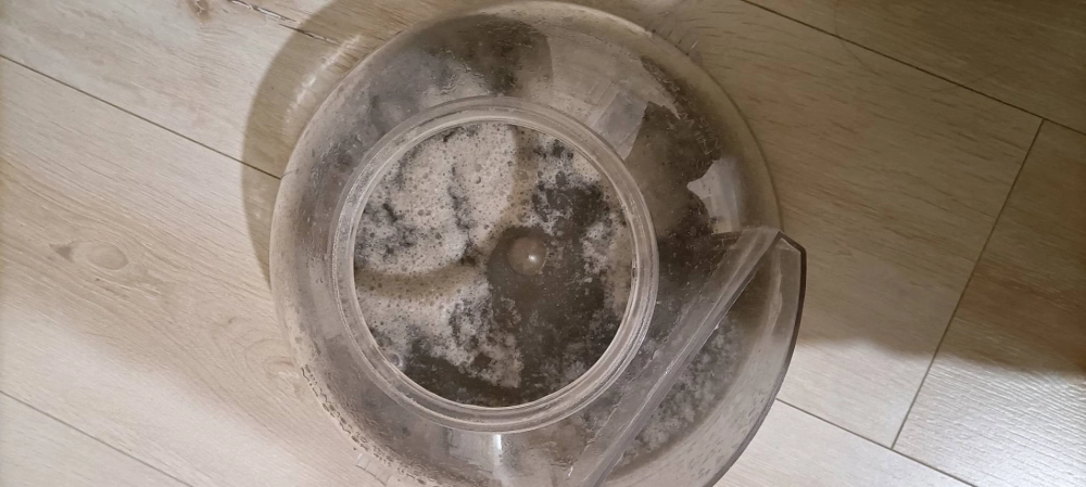 感謝小港區蘇小姐早上預約 做了2臺冷氣1洗衣機清洗及1房除蟎服務