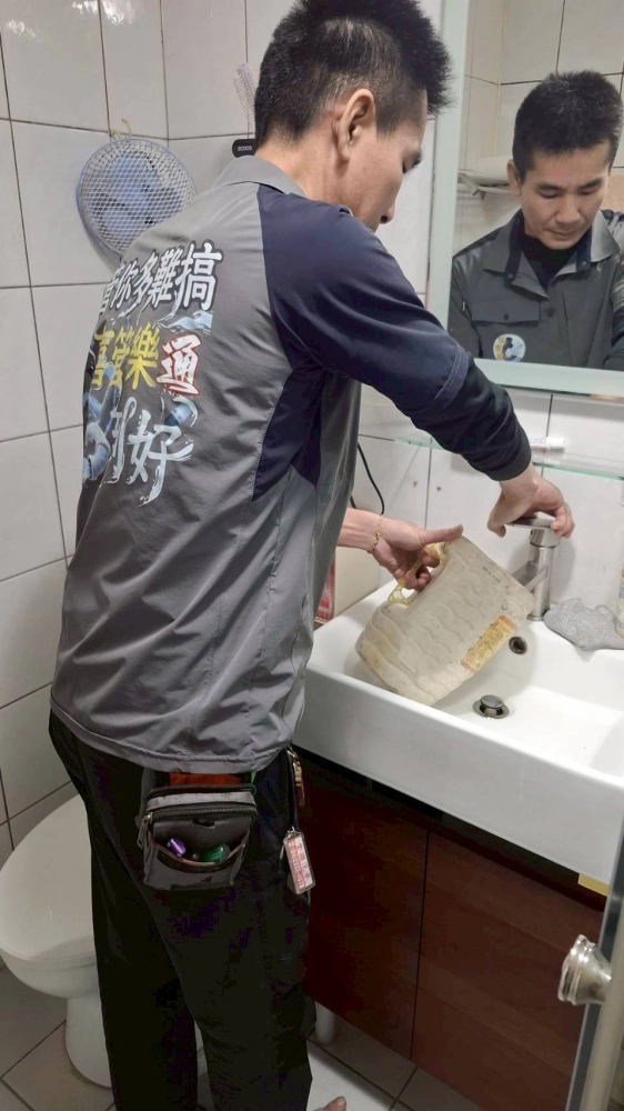台中免敲牆管內補漏