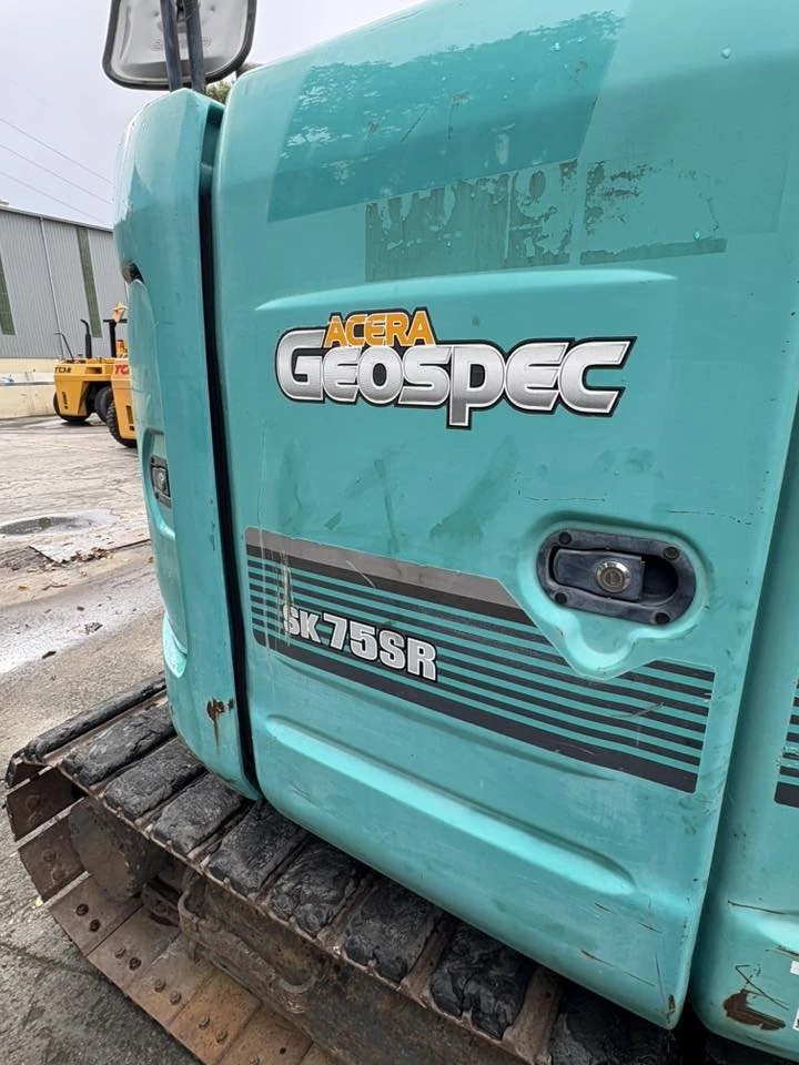 KOBELCO SK75SR-3 YT07
