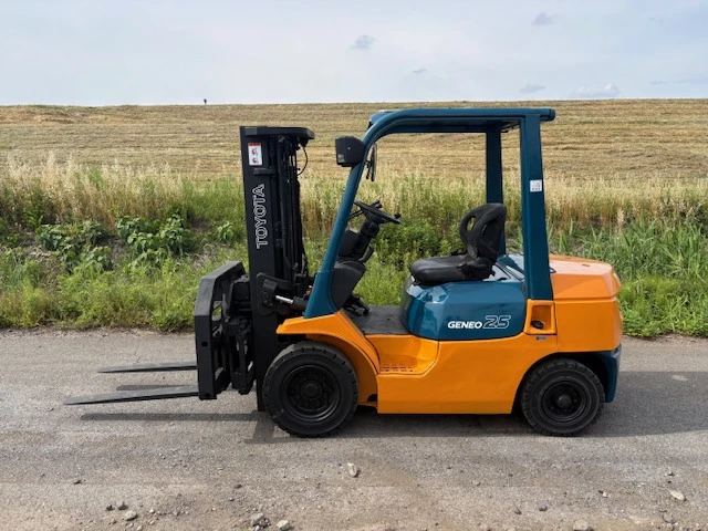 TOYOTA 豐田 2.5噸柴油堆高機 7FD25