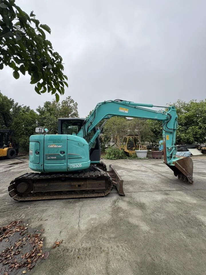 KOBELCO SK75SR-3 YT07