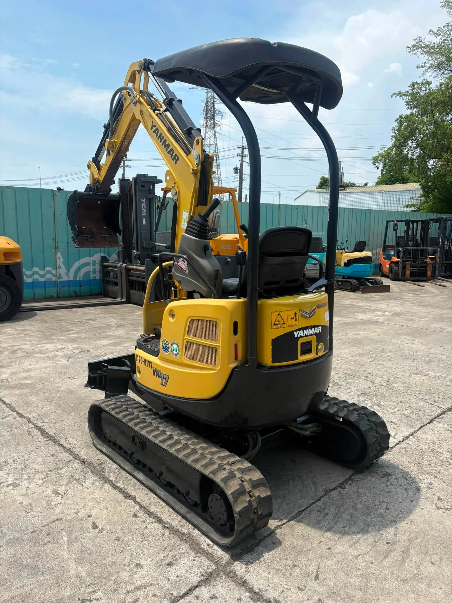 YANMAR VIO17