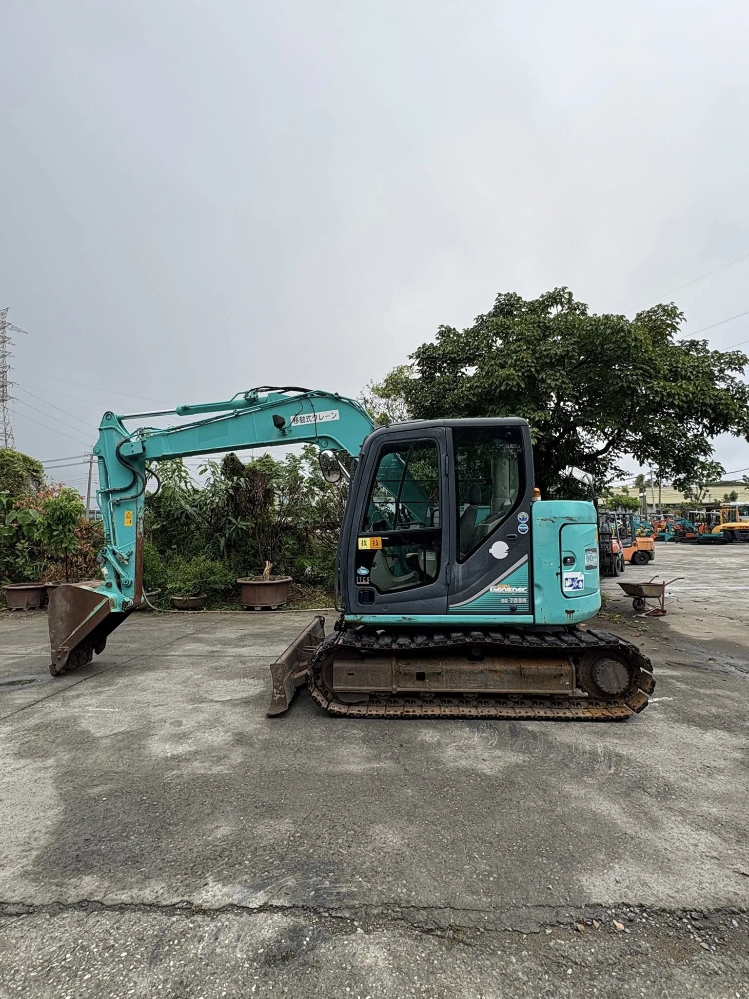 KOBELCO SK75SR-3 YT07