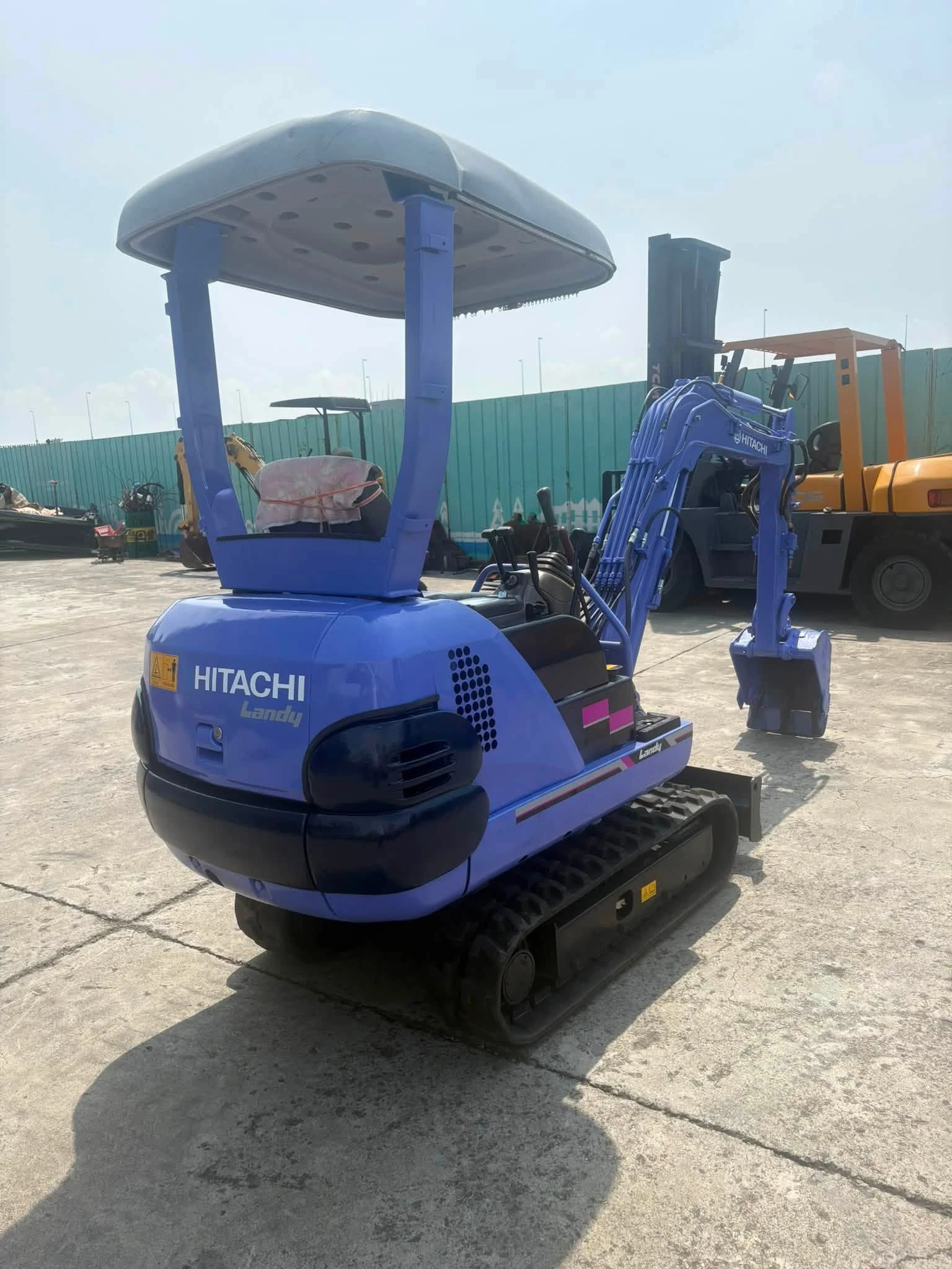 HITACHI EX15-2