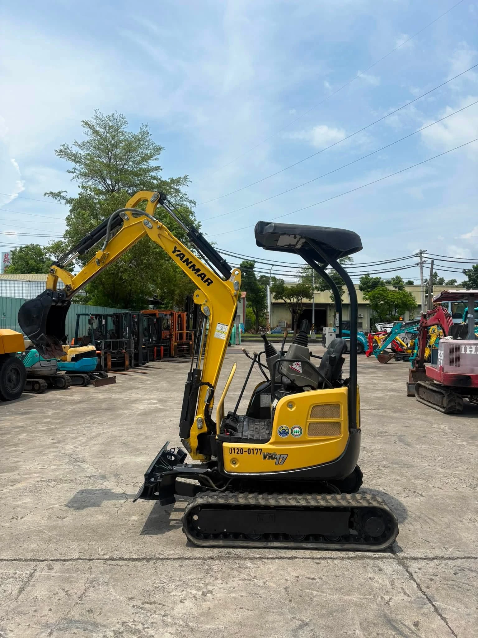 YANMAR VIO17