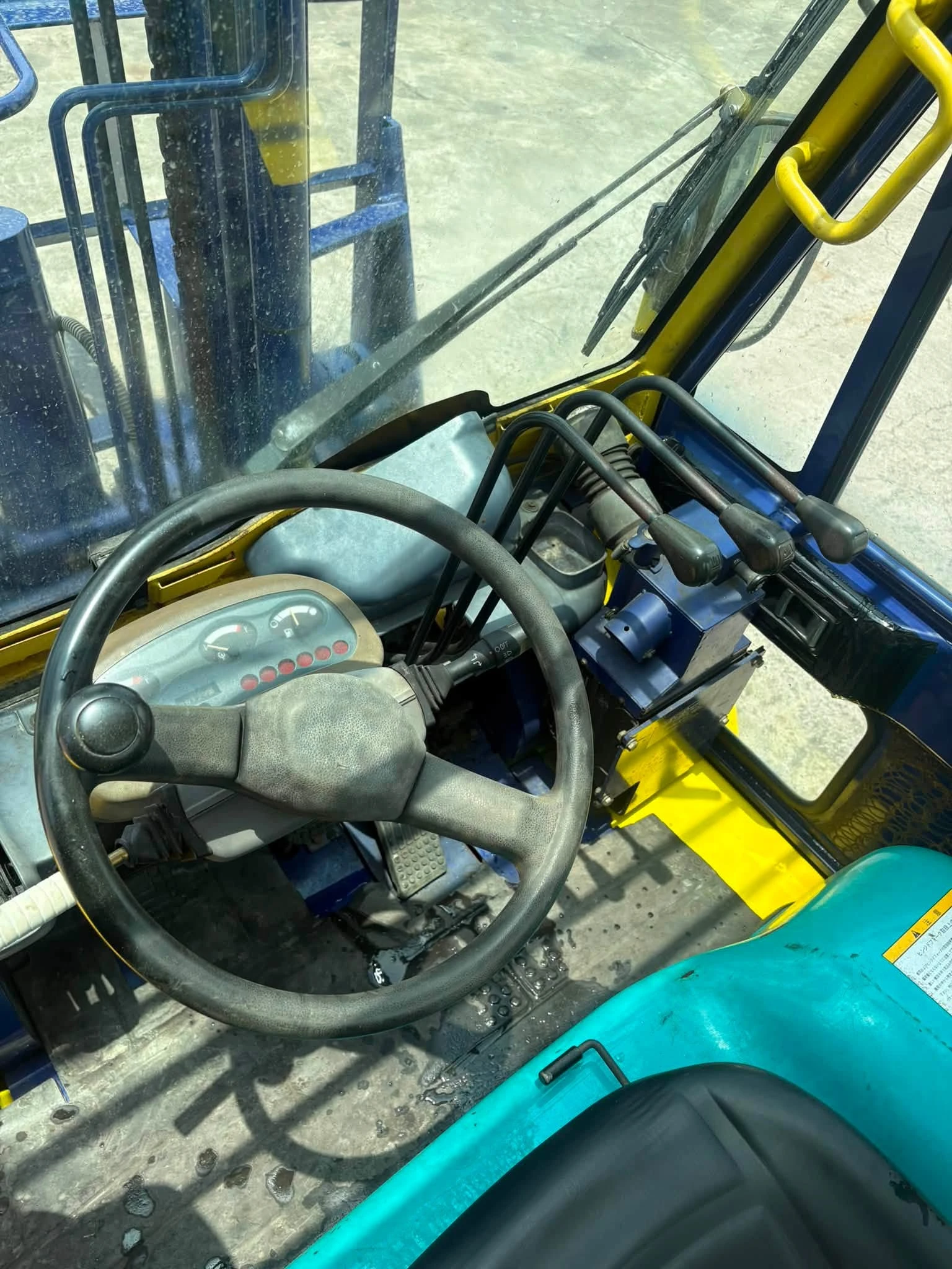 KOMATSU FD40T-7