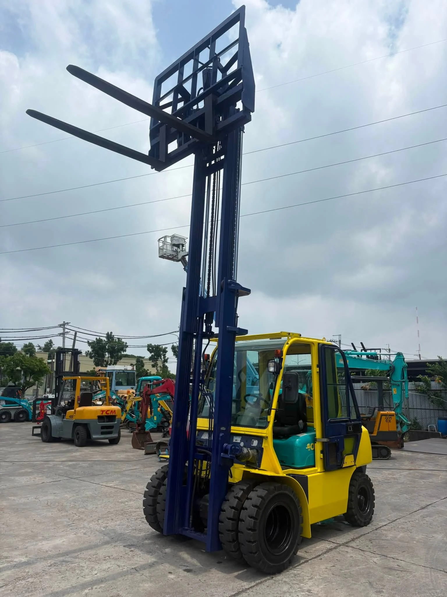 KOMATSU FD40T-7