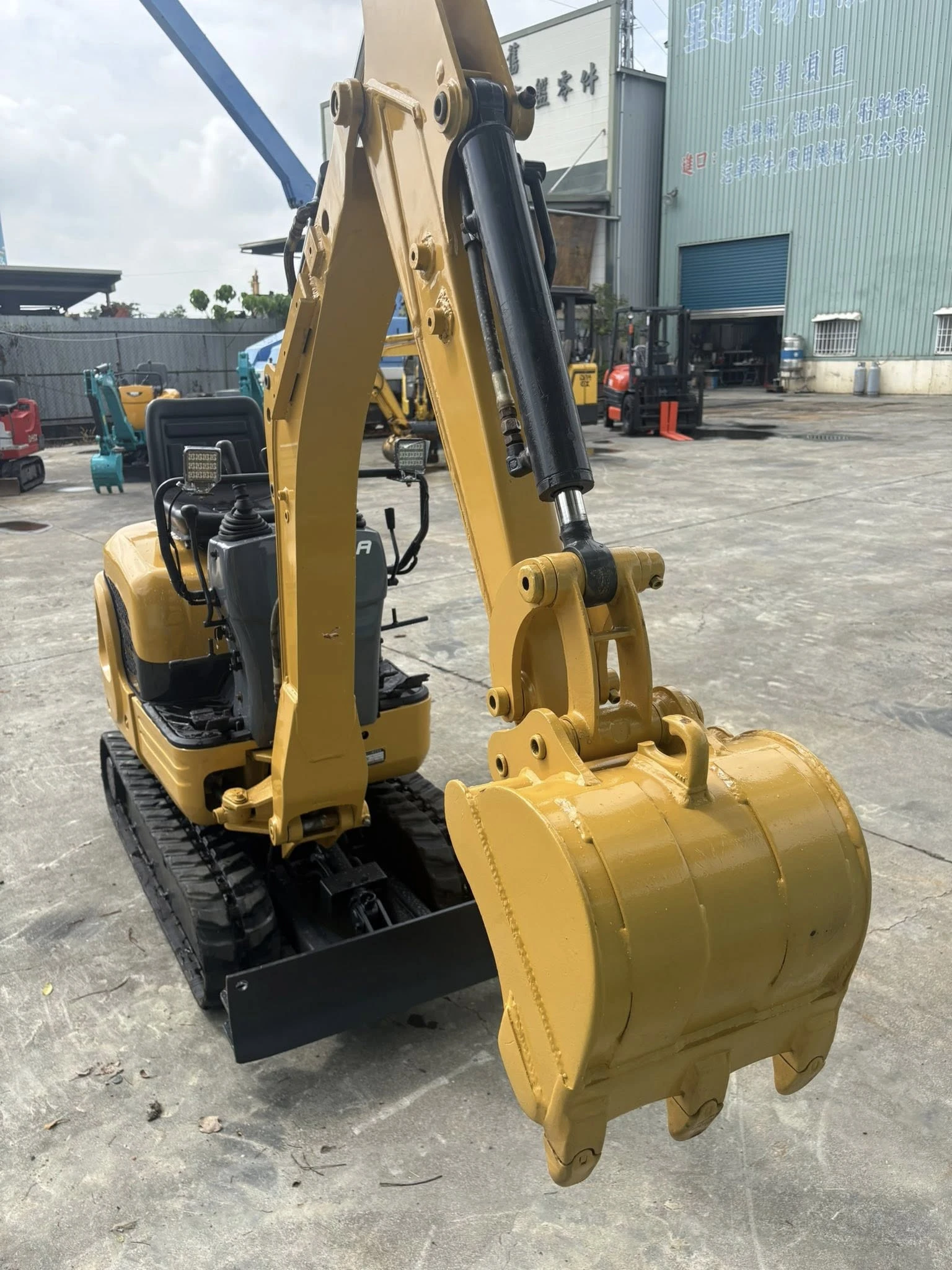 CAT 010CR