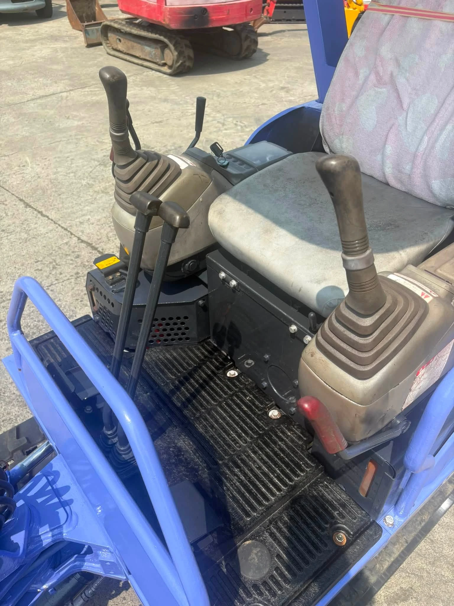 HITACHI EX15-2