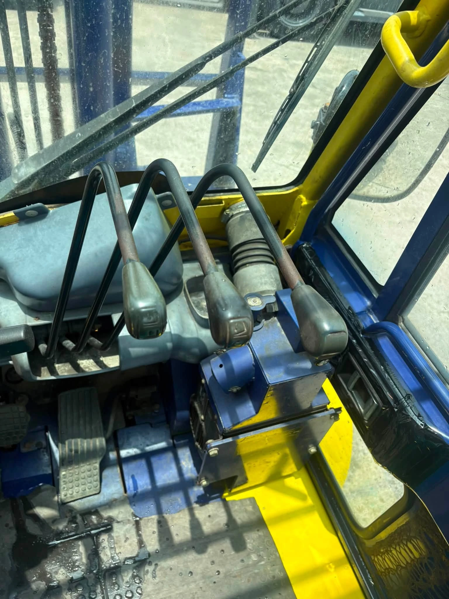KOMATSU FD40T-7