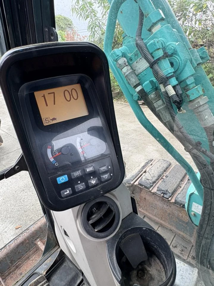 KOBELCO SK75SR-3 YT07