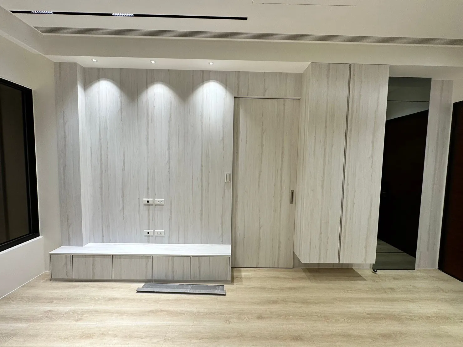 川悅15號24F 張宅