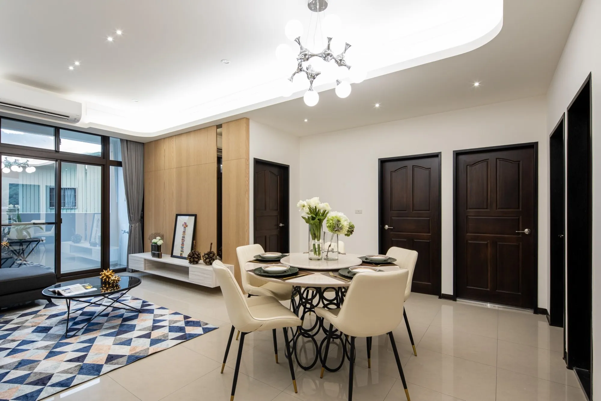 美麗國實品屋23號、77號、99號1樓