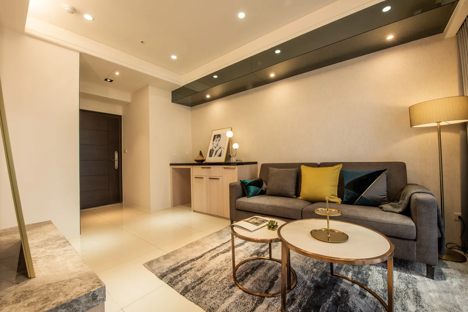 新板艾麗實品屋