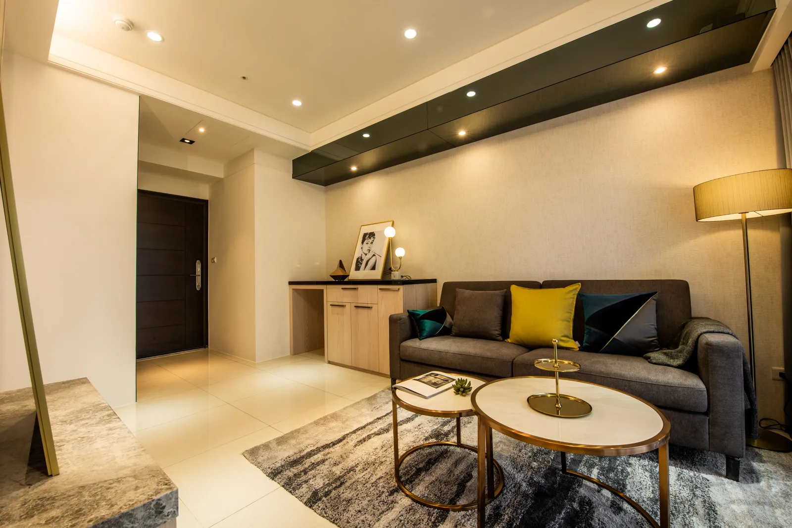 新板艾麗實品屋