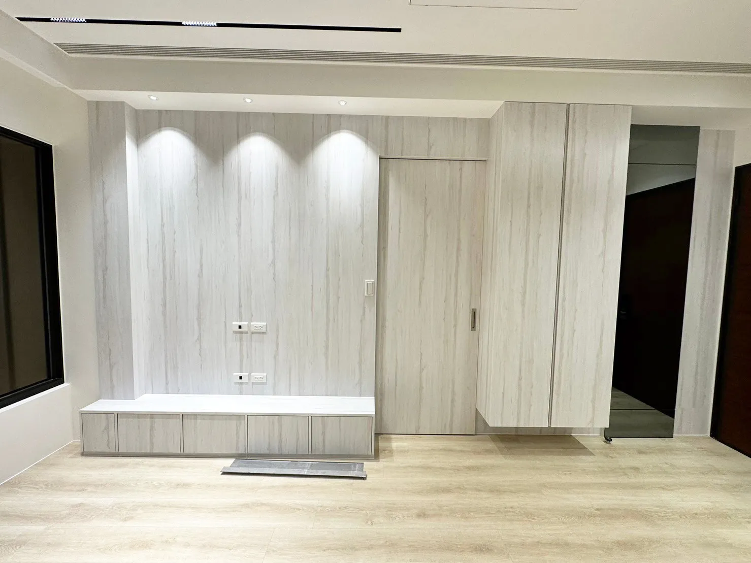 川悅15號24F 張宅