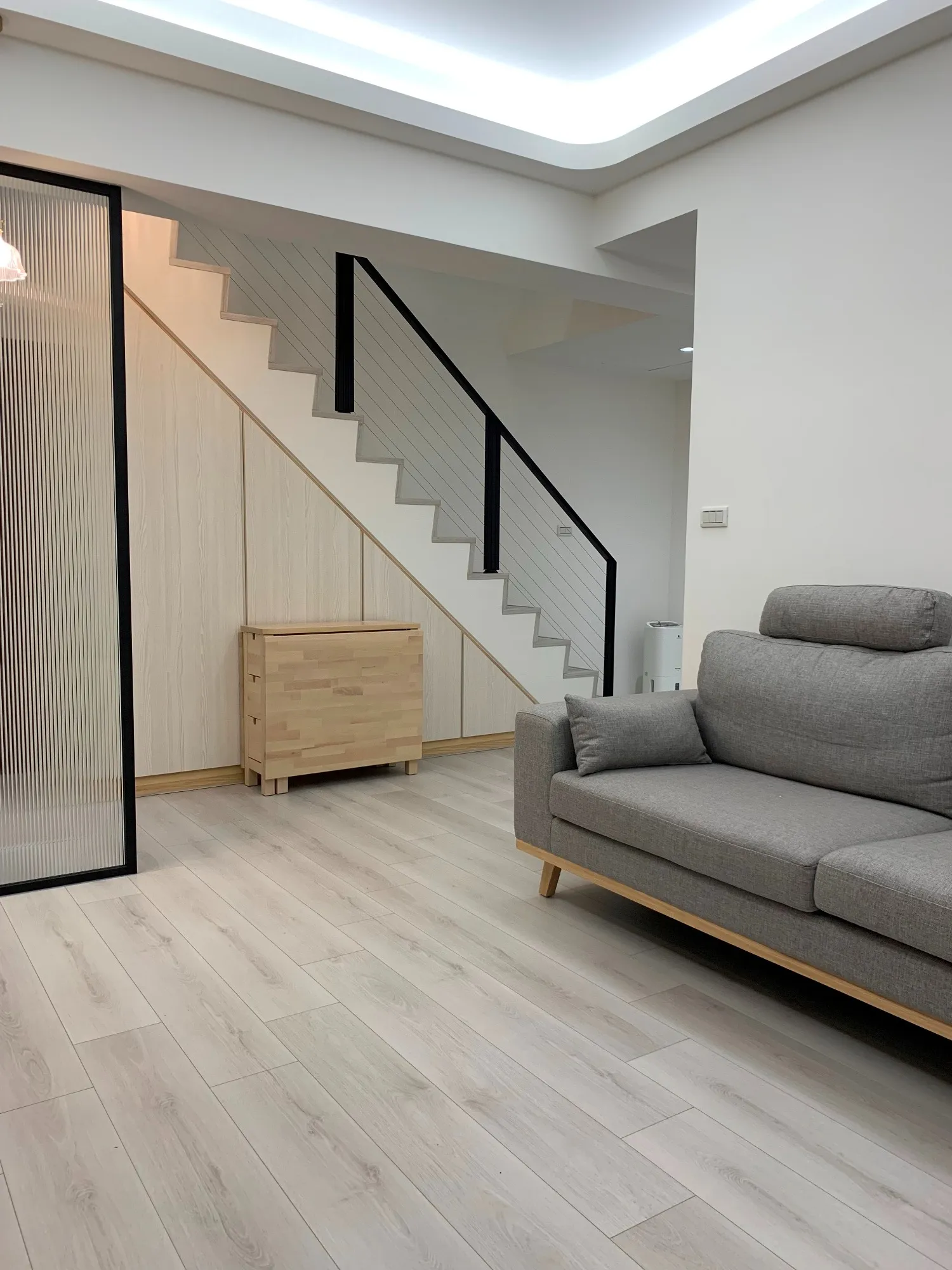 美麗國85號3F 吳小姐