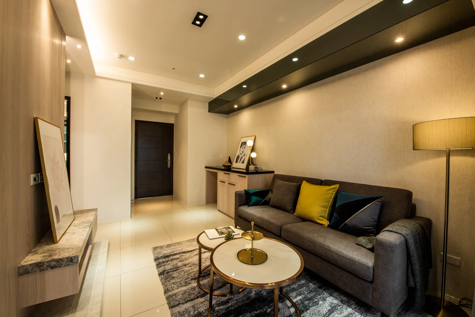 新板艾麗實品屋