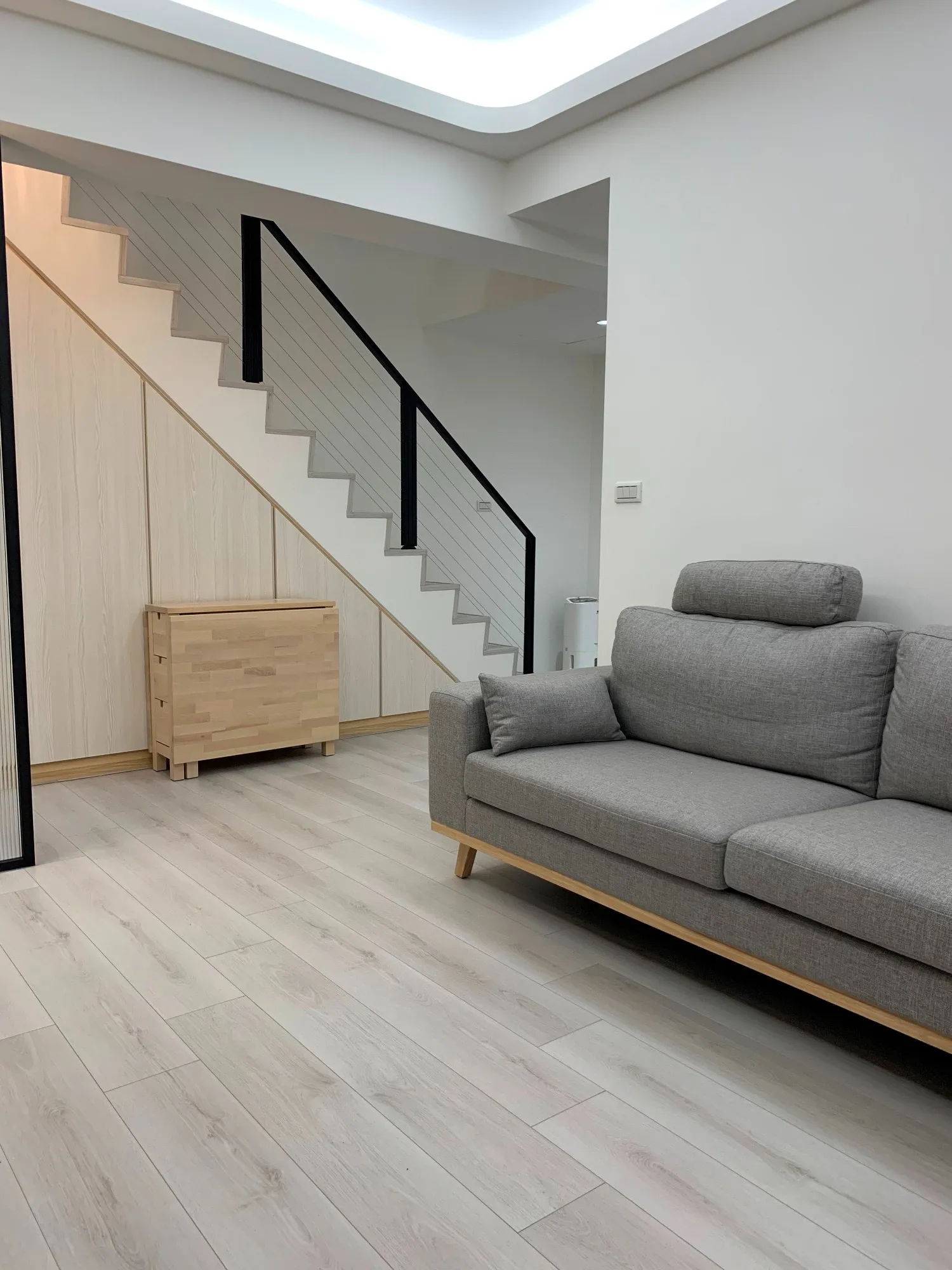 美麗國85號3F 吳小姐