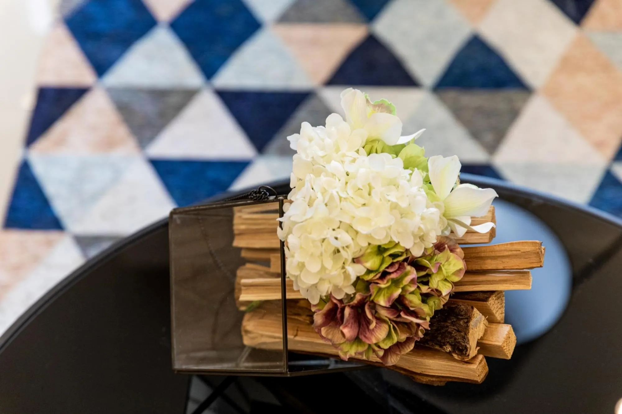 美麗國實品屋77號1F、99號2F