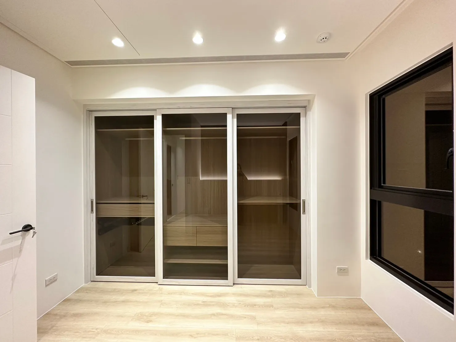 川悅15號24F 張宅