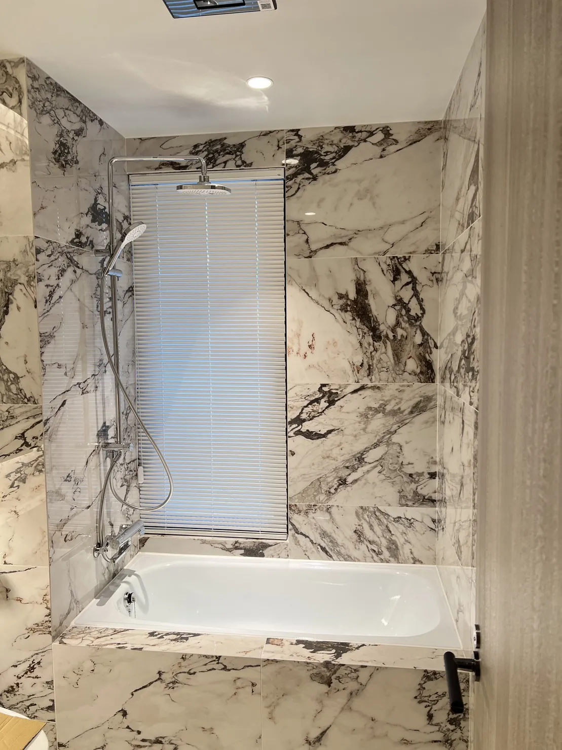 亞昕華威 實品屋