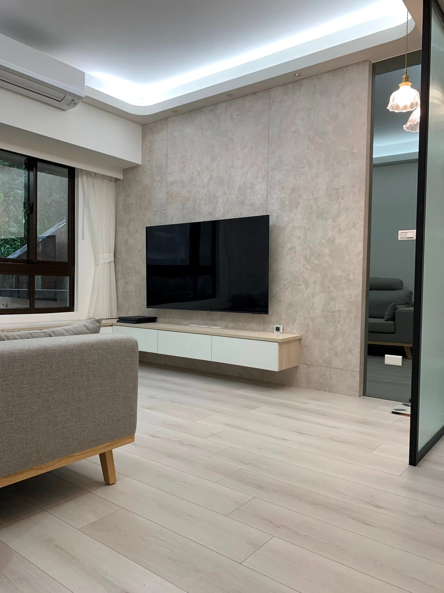 美麗國85號3F 吳小姐