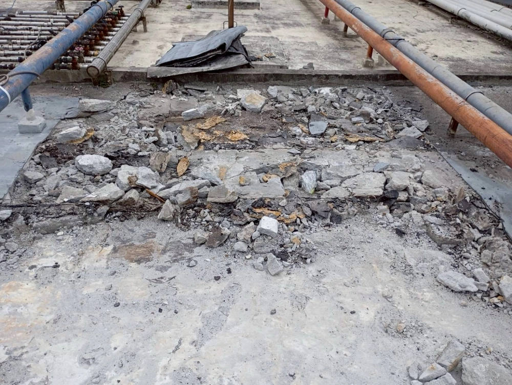 屋主舊失效防水層