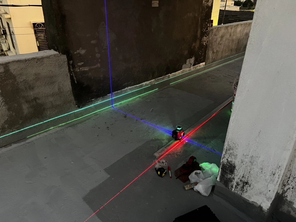 雷射水平全場標高抓洩水