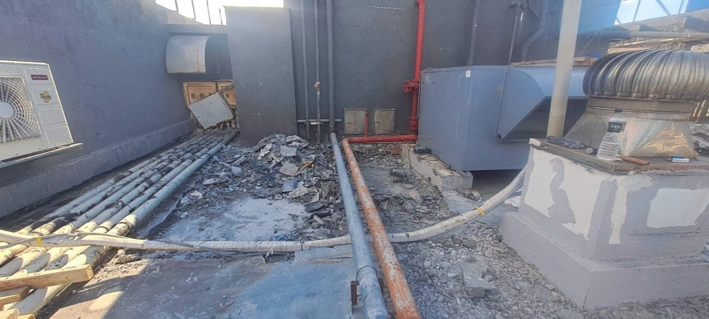 屋主舊失效防水層