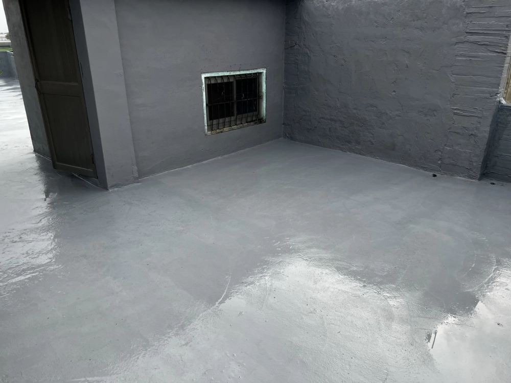 表層全面塗佈鋼磁晶固化防水面漆